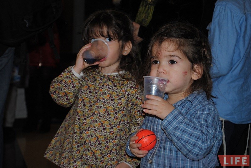 Запальваннем свечак на сінагозе гродзенскія яўрэі пачалi адзначаць Хануку Запальваннем свечак на сінагозе гродзенскія яўрэі пачалi адзначаць Хануку