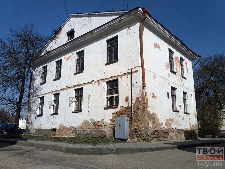 У Гродне знайшлі новы спосаб захоўваць старыя дамы: абкласці цэглай У Гродне знайшлі новы спосаб захоўваць старыя дамы: абкласці цэглай