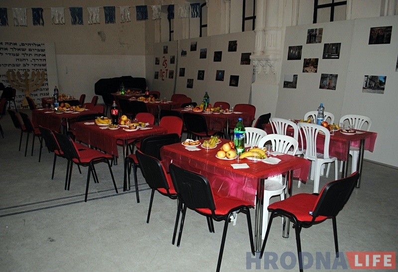 Запальваннем свечак на сінагозе гродзенскія яўрэі пачалi адзначаць Хануку Запальваннем свечак на сінагозе гродзенскія яўрэі пачалi адзначаць Хануку