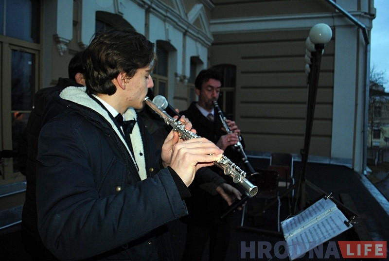 Запальваннем свечак на сінагозе гродзенскія яўрэі пачалi адзначаць Хануку Запальваннем свечак на сінагозе гродзенскія яўрэі пачалi адзначаць Хануку