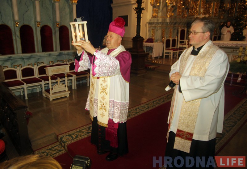 Харцэры даставілі Бэтлеемскі агонь у Гродна Харцэры даставілі Бэтлеемскі агонь у Гродна