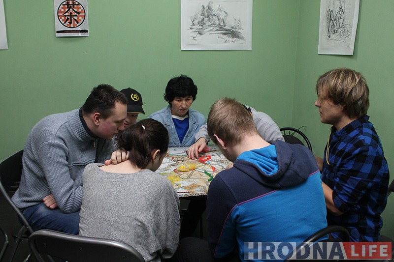Развівае мысленне і маторыку: у антыкафэ “Партал” прайшла гульнятэка для людзей з асаблівасцямі Развівае мысленне і маторыку: у антыкафэ “Партал” прайшла гульнятэка для людзей з асаблівасцямі