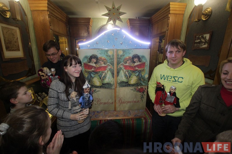 125 гадоў Багдановічу: у гродзенскім музеі паэта прачыталі «Пагоню» на сямі мовах 125 гадоў Багдановічу: у гродзенскім музеі паэта прачыталі «Пагоню» на сямі мовах