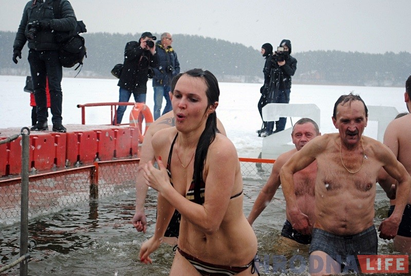Гродзенцы на Юбілейным возеры святкавалі Вадохрышча Гродзенцы на Юбілейным возеры святкавалі Вадохрышча