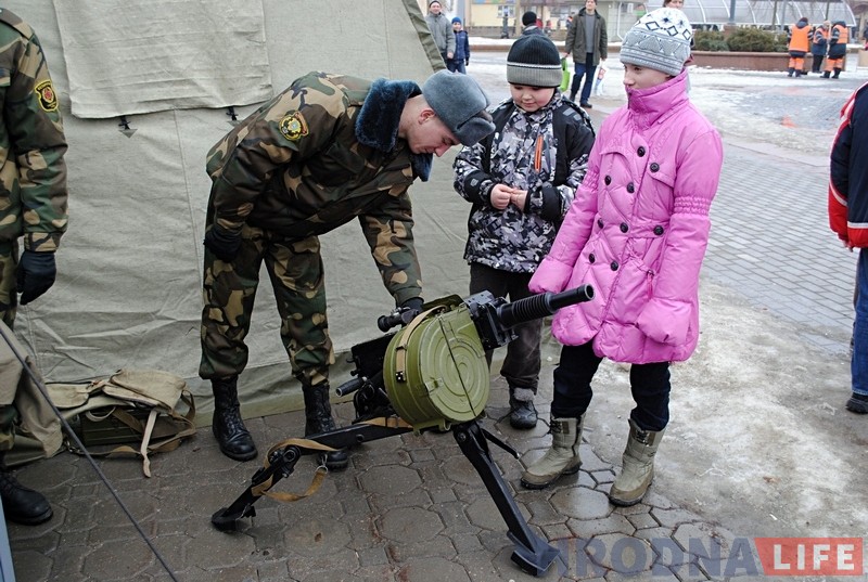 23 лютага наступіла на Савецкай плошчы на пяць дзён раней 23 лютага наступіла на Савецкай плошчы на пяць дзён раней