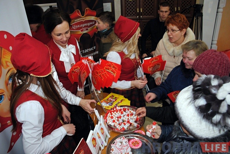 У цэнтры Гродна адкрылася фірмовая крама і шакаладны бар "Камунарка" У цэнтры Гродна адкрылася фірмовая крама і шакаладны бар "Камунарка"