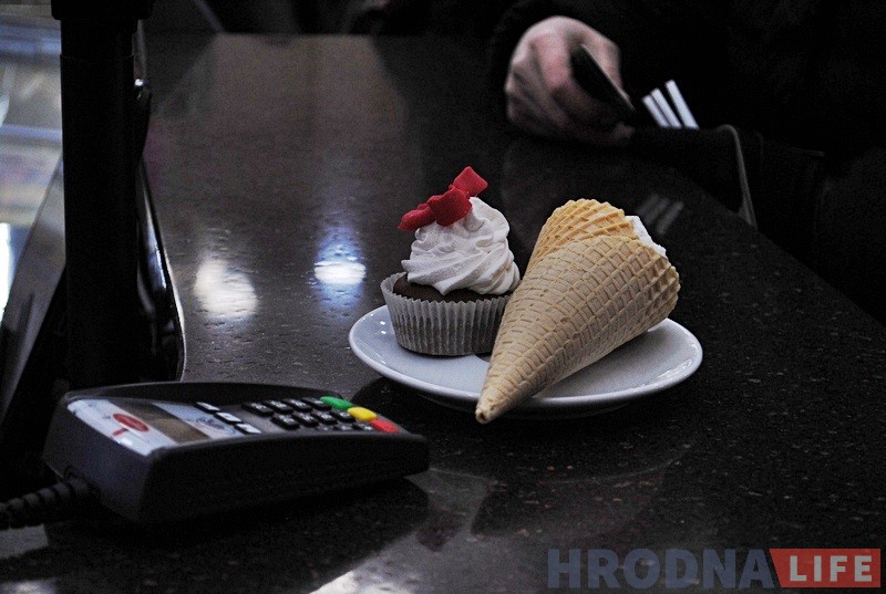 У цэнтры Гродна адкрылася фірмовая крама і шакаладны бар "Камунарка" У цэнтры Гродна адкрылася фірмовая крама і шакаладны бар "Камунарка"