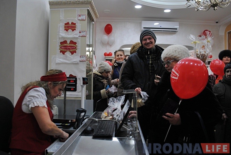 У цэнтры Гродна адкрылася фірмовая крама і шакаладны бар "Камунарка" У цэнтры Гродна адкрылася фірмовая крама і шакаладны бар "Камунарка"