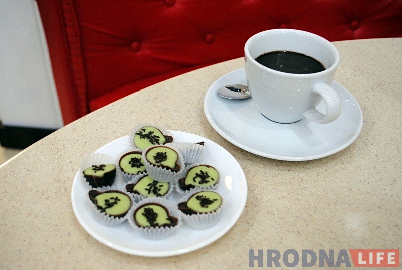 У цэнтры Гродна адкрылася фірмовая крама і шакаладны бар "Камунарка" У цэнтры Гродна адкрылася фірмовая крама і шакаладны бар "Камунарка"