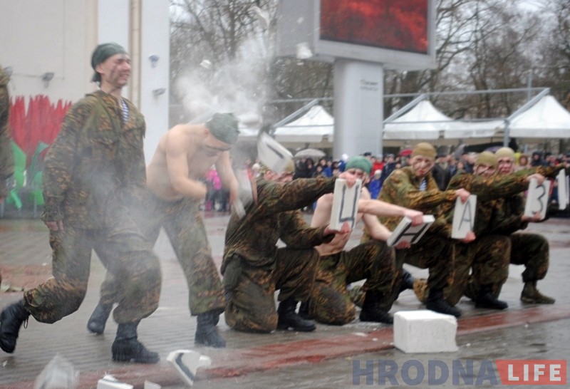 23 лютага наступіла на Савецкай плошчы на пяць дзён раней 23 лютага наступіла на Савецкай плошчы на пяць дзён раней