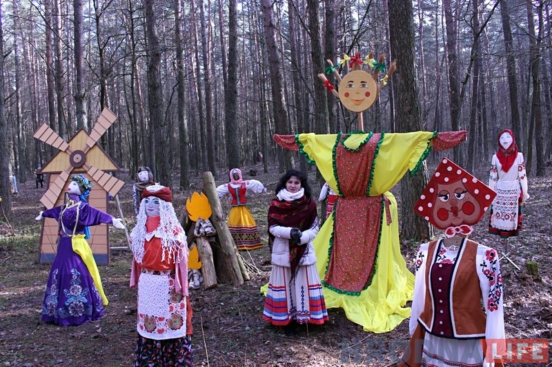 Фотарэпартаж: У Пышках адзначылі масленіцу масавымі гуляннямі Фотарэпартаж: У Пышках адзначылі масленіцу масавымі гуляннямі