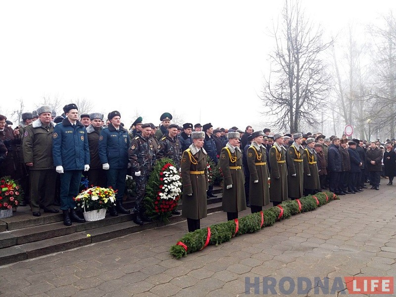 Памяць воінаў-інтэрнацыяналістаў ушанавалі на мітынгу ў Гродне Памяць воінаў-інтэрнацыяналістаў ушанавалі на мітынгу ў Гродне