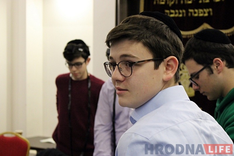 "Прыехаць і памаліцца - гэта цуд". Англійскія школьнікі наведалі Гродна і ўшанавалі памяць мясцовых яўрэяў "Прыехаць і памаліцца - гэта цуд". Англійскія школьнікі наведалі Гродна і ўшанавалі памяць мясцовых яўрэяў