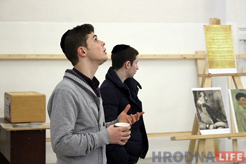 "Прыехаць і памаліцца - гэта цуд". Англійскія школьнікі наведалі Гродна і ўшанавалі памяць мясцовых яўрэяў "Прыехаць і памаліцца - гэта цуд". Англійскія школьнікі наведалі Гродна і ўшанавалі памяць мясцовых яўрэяў