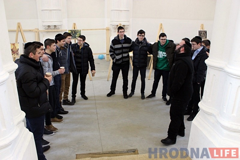 "Прыехаць і памаліцца - гэта цуд". Англійскія школьнікі наведалі Гродна і ўшанавалі памяць мясцовых яўрэяў "Прыехаць і памаліцца - гэта цуд". Англійскія школьнікі наведалі Гродна і ўшанавалі памяць мясцовых яўрэяў