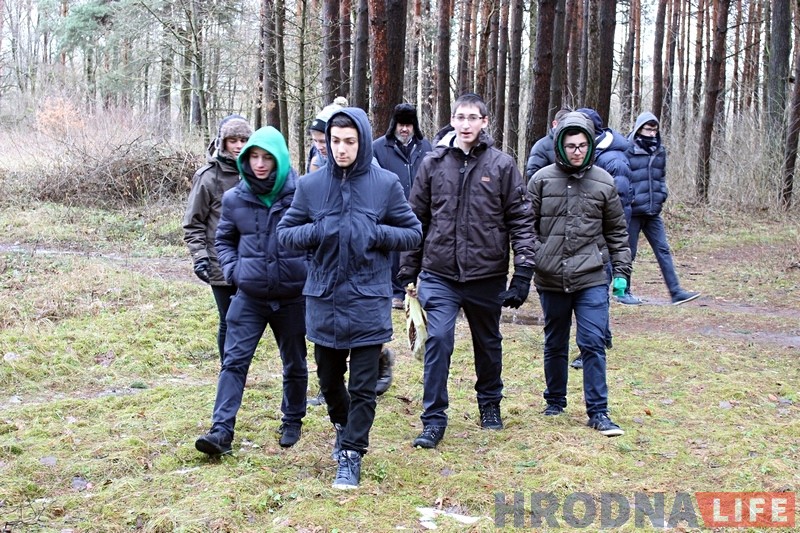 "Прыехаць і памаліцца - гэта цуд". Англійскія школьнікі наведалі Гродна і ўшанавалі памяць мясцовых яўрэяў "Прыехаць і памаліцца - гэта цуд". Англійскія школьнікі наведалі Гродна і ўшанавалі памяць мясцовых яўрэяў