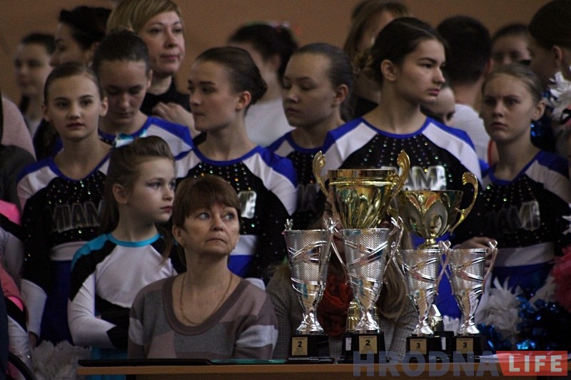 Фотарэпартаж: У Гродне прайшлі спаборніцтвы юных чырлiдараў Фотарэпартаж: У Гродне прайшлі спаборніцтвы юных чырлiдараў