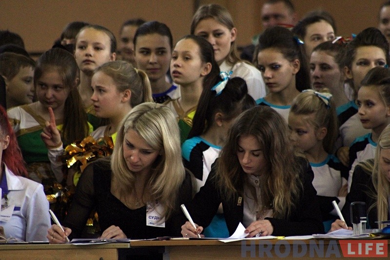 Фотарэпартаж: У Гродне прайшлі спаборніцтвы юных чырлiдараў Фотарэпартаж: У Гродне прайшлі спаборніцтвы юных чырлiдараў