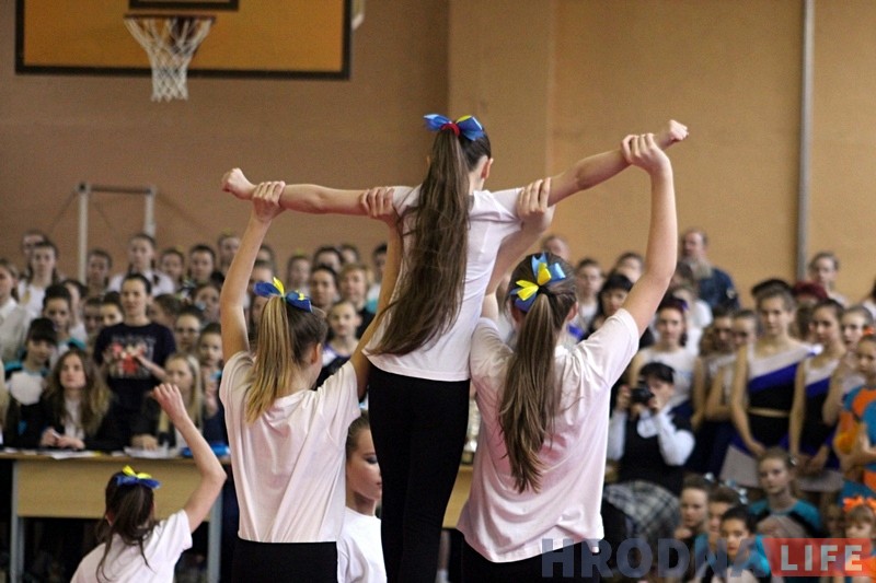 Фотарэпартаж: У Гродне прайшлі спаборніцтвы юных чырлiдараў Фотарэпартаж: У Гродне прайшлі спаборніцтвы юных чырлiдараў