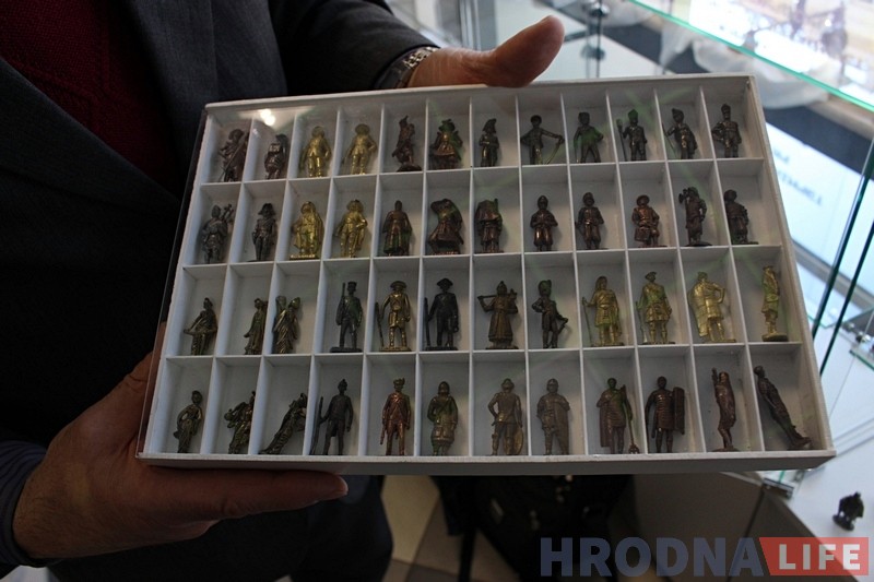 "Салдацікі - мая любоў". Гродзенскі калекцыянер расказаў пра свае цэнныя фiгуркi "Салдацікі - мая любоў". Гродзенскі калекцыянер расказаў пра свае цэнныя фiгуркi