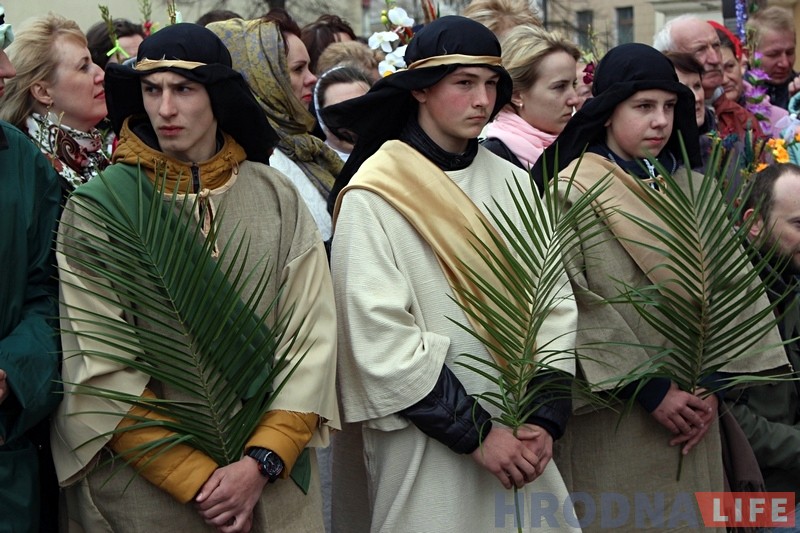 У Вербную нядзелю каталікі традыцыйна прайшлі ўрачыстай працэсіяй па цэнтры горада У Вербную нядзелю каталікі традыцыйна прайшлі ўрачыстай працэсіяй па цэнтры горада