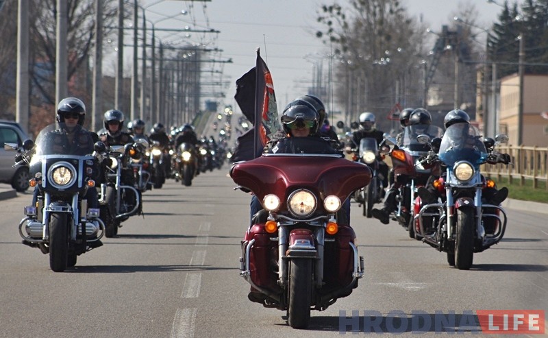 "Каб адкаталі ўвесь сезон у задавальненне". Сотні байкераў адкрылі новы мотасезон у Гродне "Каб адкаталі ўвесь сезон у задавальненне". Сотні байкераў адкрылі новы мотасезон у Гродне