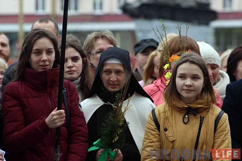У Вербную нядзелю каталікі традыцыйна прайшлі ўрачыстай працэсіяй па цэнтры горада У Вербную нядзелю каталікі традыцыйна прайшлі ўрачыстай працэсіяй па цэнтры горада