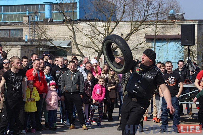 "Каб адкаталі ўвесь сезон у задавальненне". Сотні байкераў адкрылі новы мотасезон у Гродне "Каб адкаталі ўвесь сезон у задавальненне". Сотні байкераў адкрылі новы мотасезон у Гродне