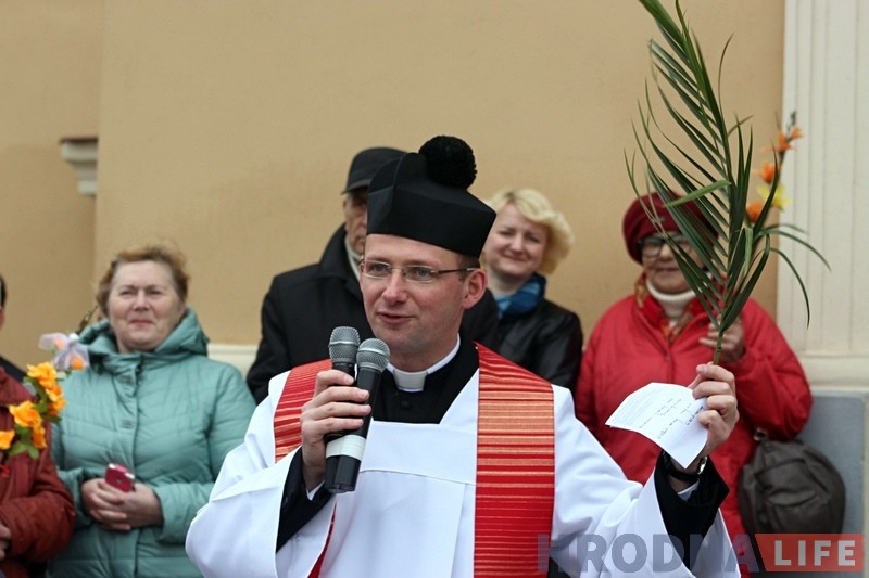 У Вербную нядзелю каталікі традыцыйна прайшлі ўрачыстай працэсіяй па цэнтры горада У Вербную нядзелю каталікі традыцыйна прайшлі ўрачыстай працэсіяй па цэнтры горада
