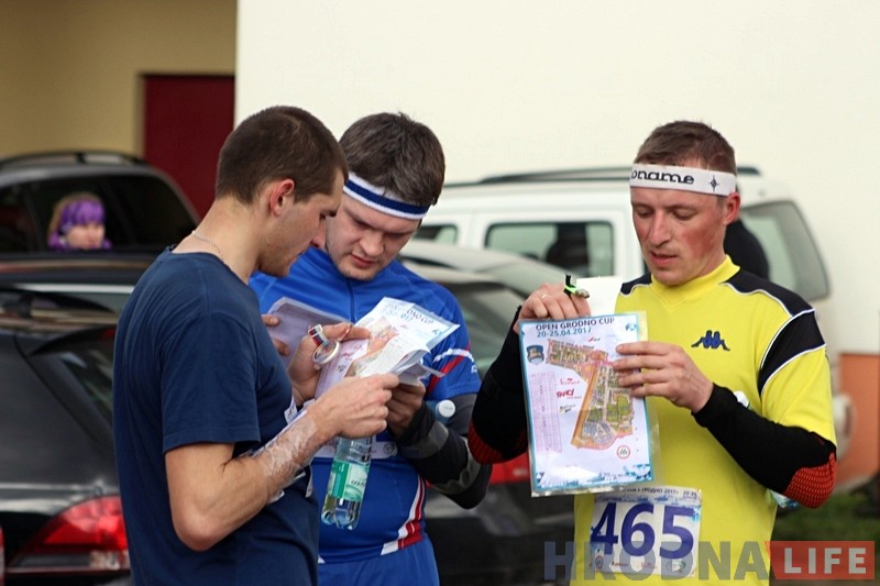 "Адкрыты Кубак Гродна - 2017" па спартовым арыентаванні праходзіць у горадзе і ваколіцах нягледзячы на кепскае надвор'е "Адкрыты Кубак Гродна - 2017" па спартовым арыентаванні праходзіць у горадзе і ваколіцах нягледзячы на кепскае надвор'е