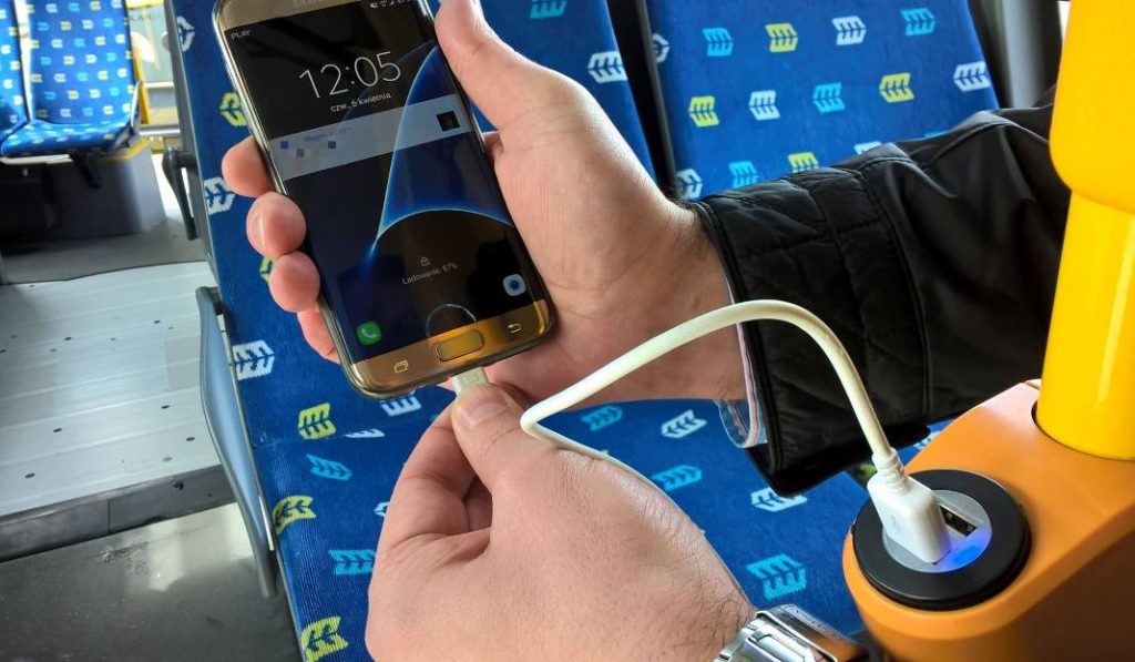 Сотня портаў USB  з’явіцца ў гарадскіх аўтобусах Беластока