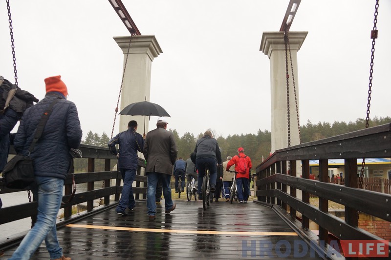 Па вадзе, на ровары і пешшу. Перайсці мяжу на Аўгустоўскім канале стала прасцей