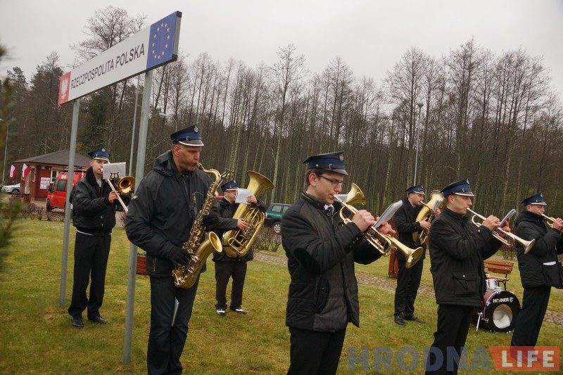 Па вадзе, на ровары і пешшу. Перайсці мяжу на Аўгустоўскім канале стала прасцей