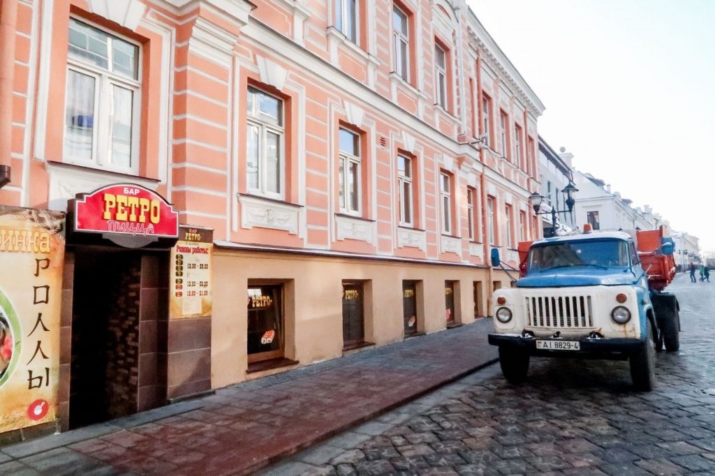 Поўныя аўтобусы літоўцаў едуць у Гродна за таблеткамі і алкаголем: чаго шукае ў Гродне большасць бязвізавых “турыстаў”? Поўныя аўтобусы літоўцаў едуць у Гродна за таблеткамі і алкаголем: чаго шукае ў Гродне большасць бязвізавых “турыстаў”?