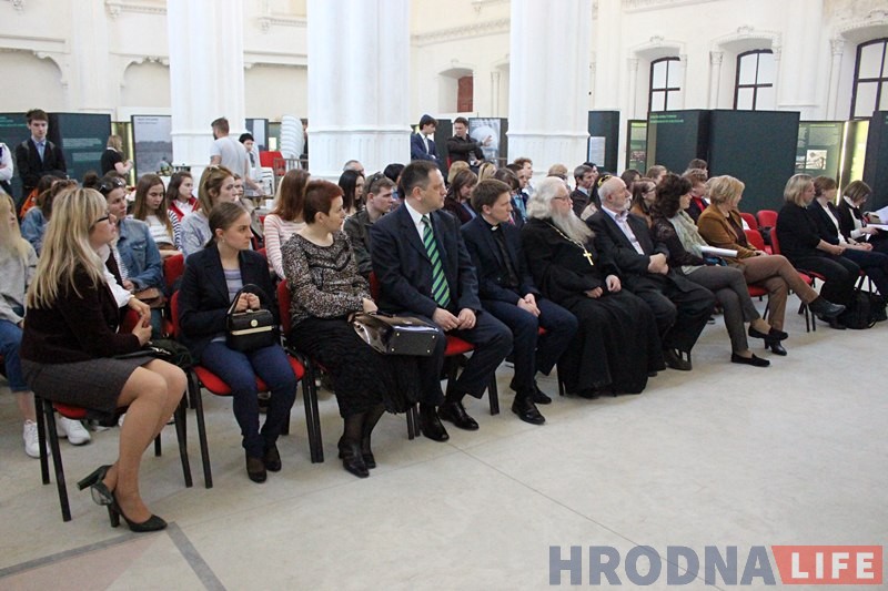 Не толькі паглядзець, але і паслухаць. У сінагозе адкрылася выстава "Трасцянец: гісторыя і памяць" Не толькі паглядзець, але і паслухаць. У сінагозе адкрылася выстава "Трасцянец: гісторыя і памяць"