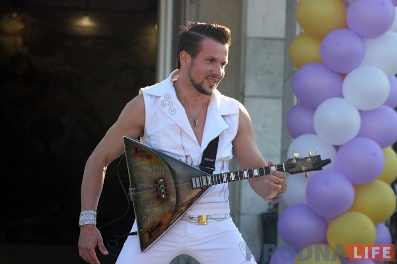 Паказ мод, уручэнне ордэнаў маці і рэгістрацыя дзіцяці Івана Ціхана: у Гродне адзначылі стогадовы юбілей ЗАГСаў Паказ мод, уручэнне ордэнаў маці і рэгістрацыя дзіцяці Івана Ціхана: у Гродне адзначылі стогадовы юбілей ЗАГСаў