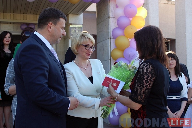 Паказ мод, уручэнне ордэнаў маці і рэгістрацыя дзіцяці Івана Ціхана: у Гродне адзначылі стогадовы юбілей ЗАГСаў Паказ мод, уручэнне ордэнаў маці і рэгістрацыя дзіцяці Івана Ціхана: у Гродне адзначылі стогадовы юбілей ЗАГСаў