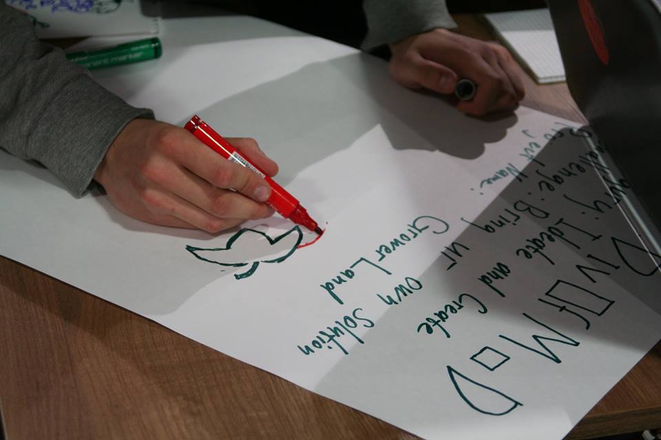 У хакатоне NASA ў Гродне перамог праект кіравання сонечнымі батарэямі на дахах У хакатоне NASA ў Гродне перамог праект кіравання сонечнымі батарэямі на дахах