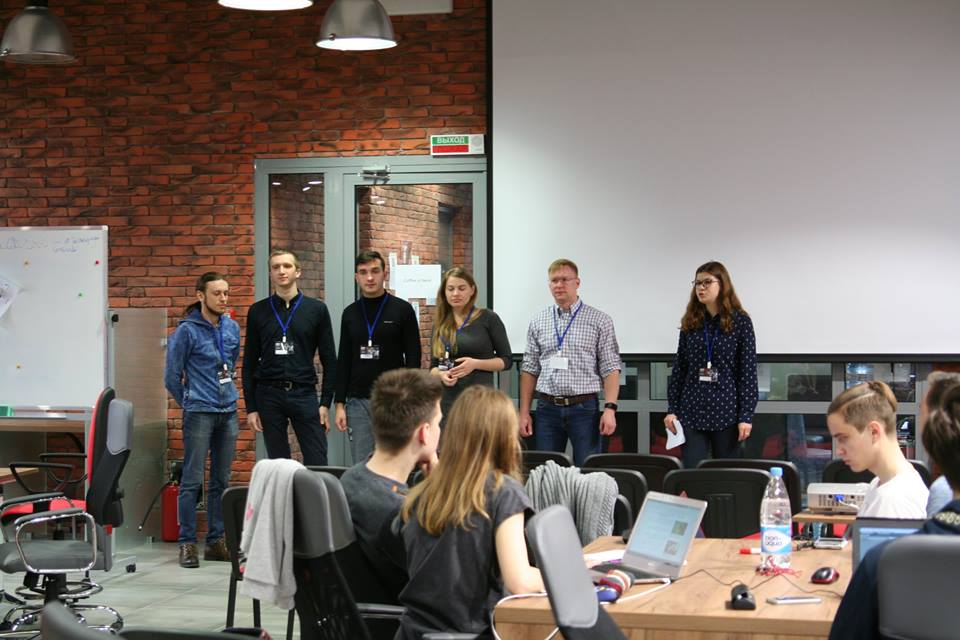 У хакатоне NASA ў Гродне перамог праект кіравання сонечнымі батарэямі на дахах У хакатоне NASA ў Гродне перамог праект кіравання сонечнымі батарэямі на дахах