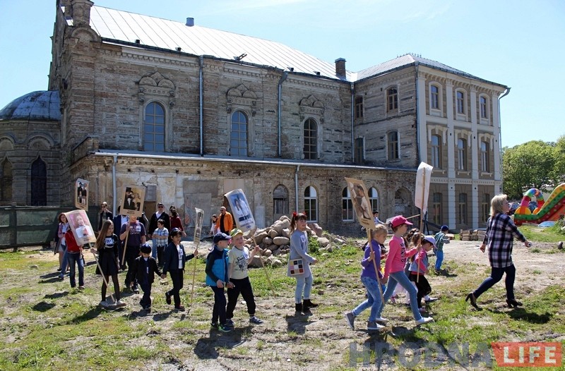 Дзіцячы парад, святочны стол і вогнішча: гродзенскія яўрэі каля сiнагогi адзначылi Лаг ба-Омер Дзіцячы парад, святочны стол і вогнішча: гродзенскія яўрэі каля сiнагогi адзначылi Лаг ба-Омер