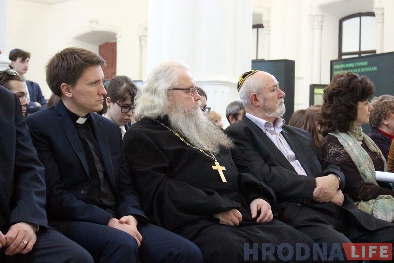 Не толькі паглядзець, але і паслухаць. У сінагозе адкрылася выстава "Трасцянец: гісторыя і памяць" Не толькі паглядзець, але і паслухаць. У сінагозе адкрылася выстава "Трасцянец: гісторыя і памяць"