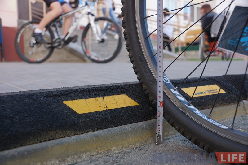 На ровары ездзіць балюча: “Антыбар’ер” праверыў Альшанку на даступнасць На ровары ездзіць балюча: “Антыбар’ер” праверыў Альшанку на даступнасць