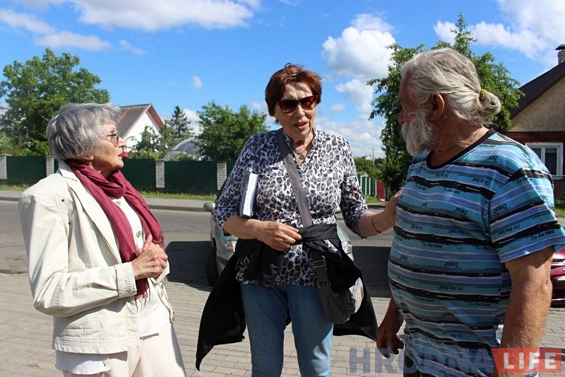 "Праз 70 год прайсціся па вулачках, дзе калісьці бегала - шчасце". Як ураджэнка Гродна прыехала на Радзіму шукаць свой дом