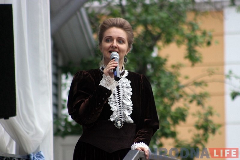 Летні баль прайшоў каля дома Ажэшкі ў Гродне Летні баль прайшоў каля дома Ажэшкі ў Гродне