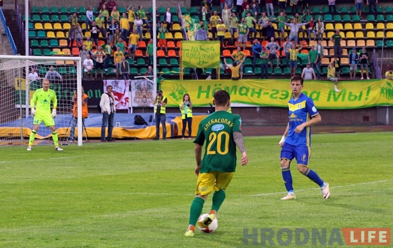 За такую каманду не сорамна! "Нёман" на сваім стадыёне ў сур'ёзнай барацьбе саступіў БАТЭ За такую каманду не сорамна! "Нёман" на сваім стадыёне ў сур'ёзнай барацьбе саступіў БАТЭ