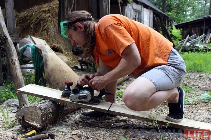 Гродзенец паводле старых чарцяжоў будуе ладдзю вікінгаў, каб даплыць да Балтыкі Гродзенец паводле старых чарцяжоў будуе ладдзю вікінгаў, каб даплыць да Балтыкі