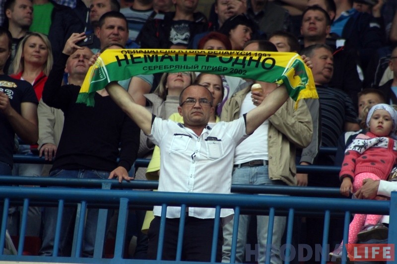 За такую каманду не сорамна! "Нёман" на сваім стадыёне ў сур'ёзнай барацьбе саступіў БАТЭ За такую каманду не сорамна! "Нёман" на сваім стадыёне ў сур'ёзнай барацьбе саступіў БАТЭ