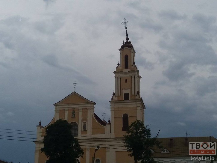 МНС адправіла гродзенцам СМС-папярэджанне аб моцным ветры МНС адправіла гродзенцам СМС-папярэджанне аб моцным ветры