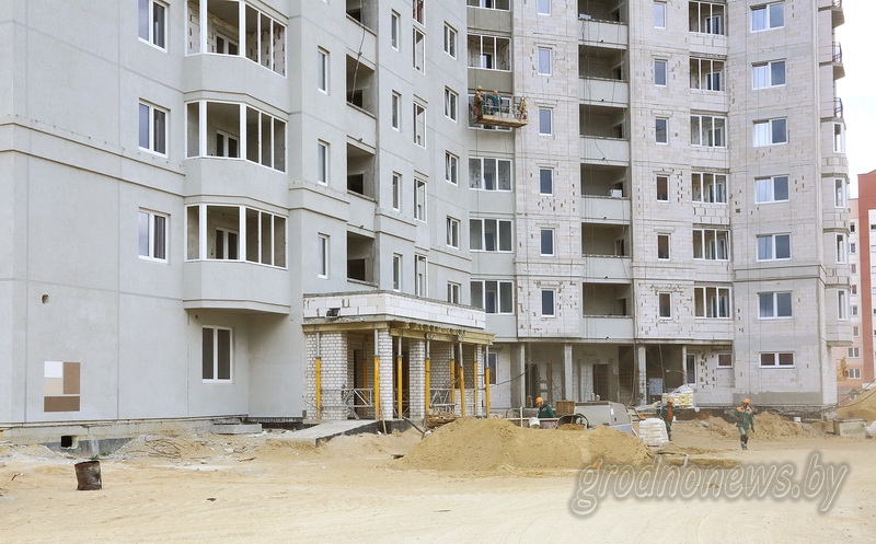 У маладым гродзенскім мікрараёне Альшанка адкрыюць дзіцячы садок, амбулаторыю і шасціпалоску з  пуцеправодам