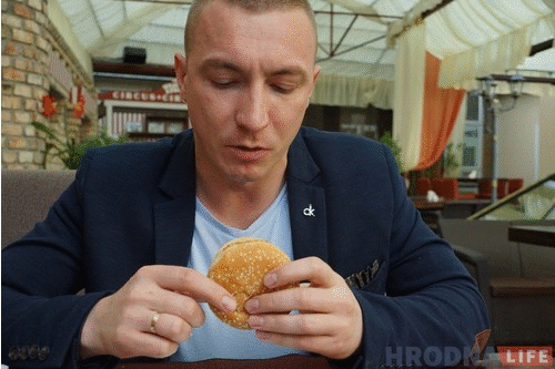 Пяць гродзенскіх бургераў: эксперт пакаштаваў вулічны фаст-фуд на сляпой дэгустацыі